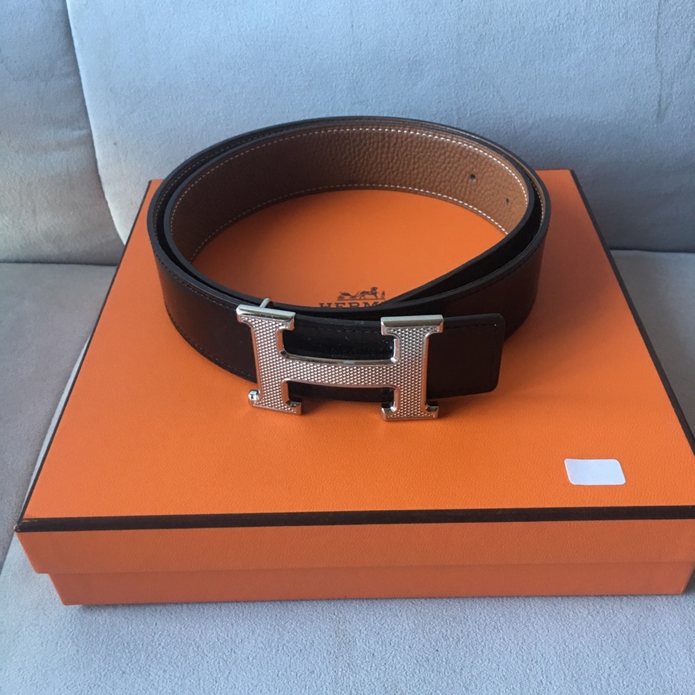 Hermes belt reversible leather!Like new condition!